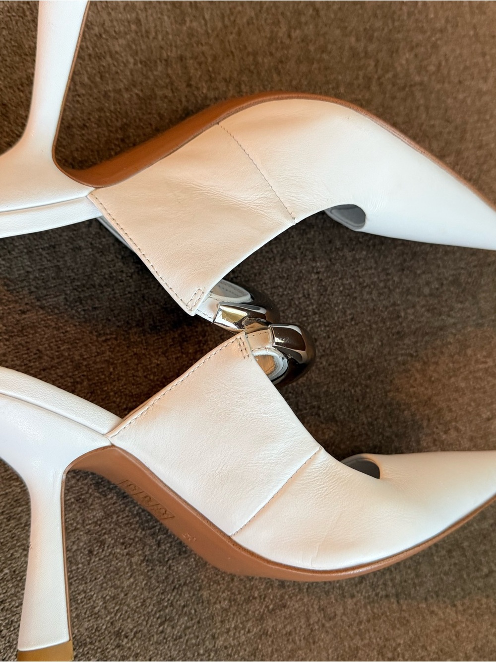 Jeffrey Campbell Womens White Pointed Toe Mule with silver Accent - Picture 8 of 9